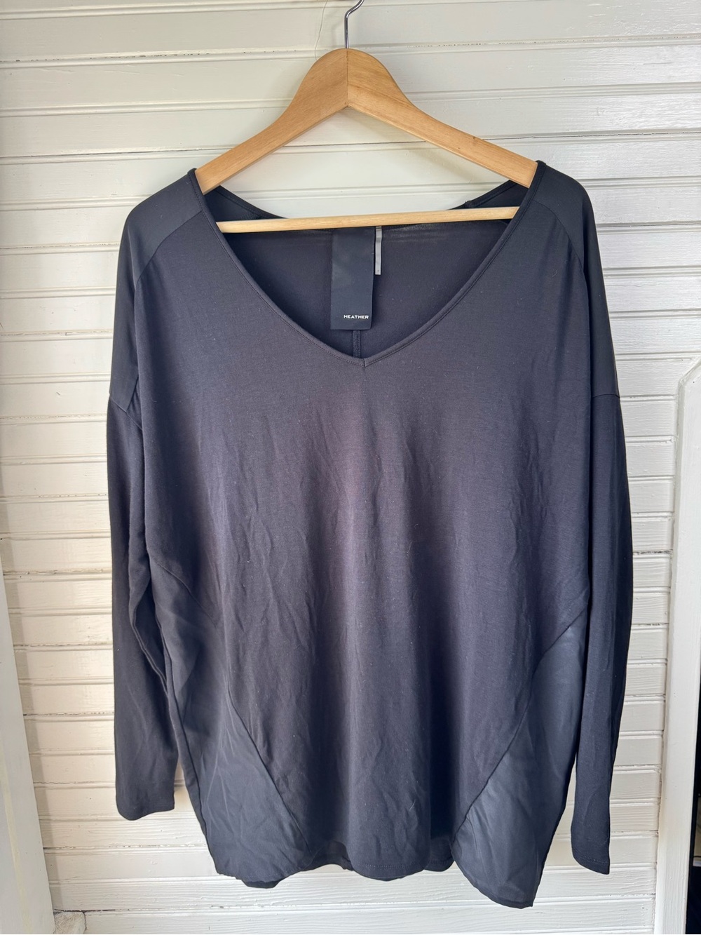 Heather by Bordeaux Black Silk-Blend V-Neck Top | Size Small